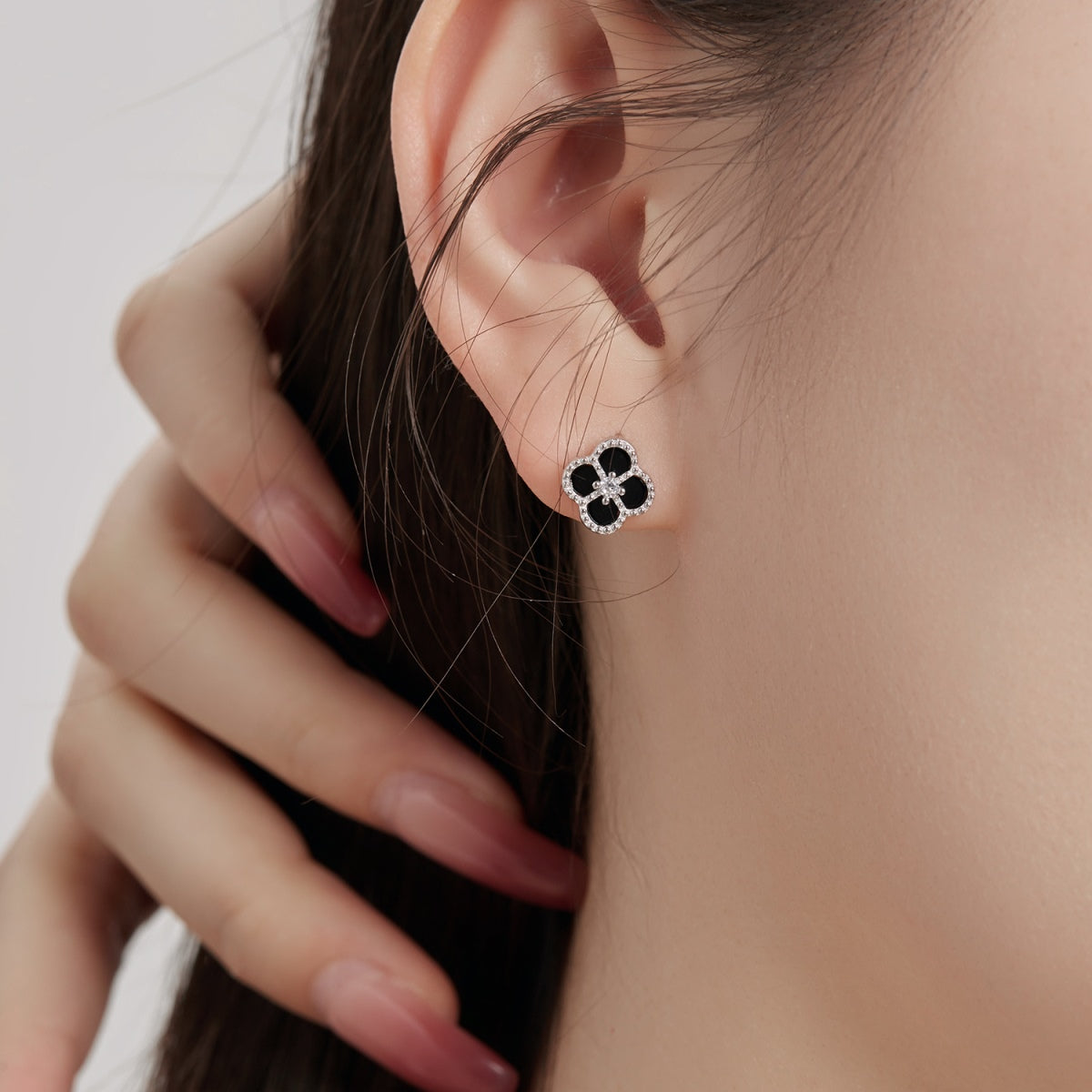 [Everoly JW]Four-Leaf Clover Flower Shape Exquisite Earrings
