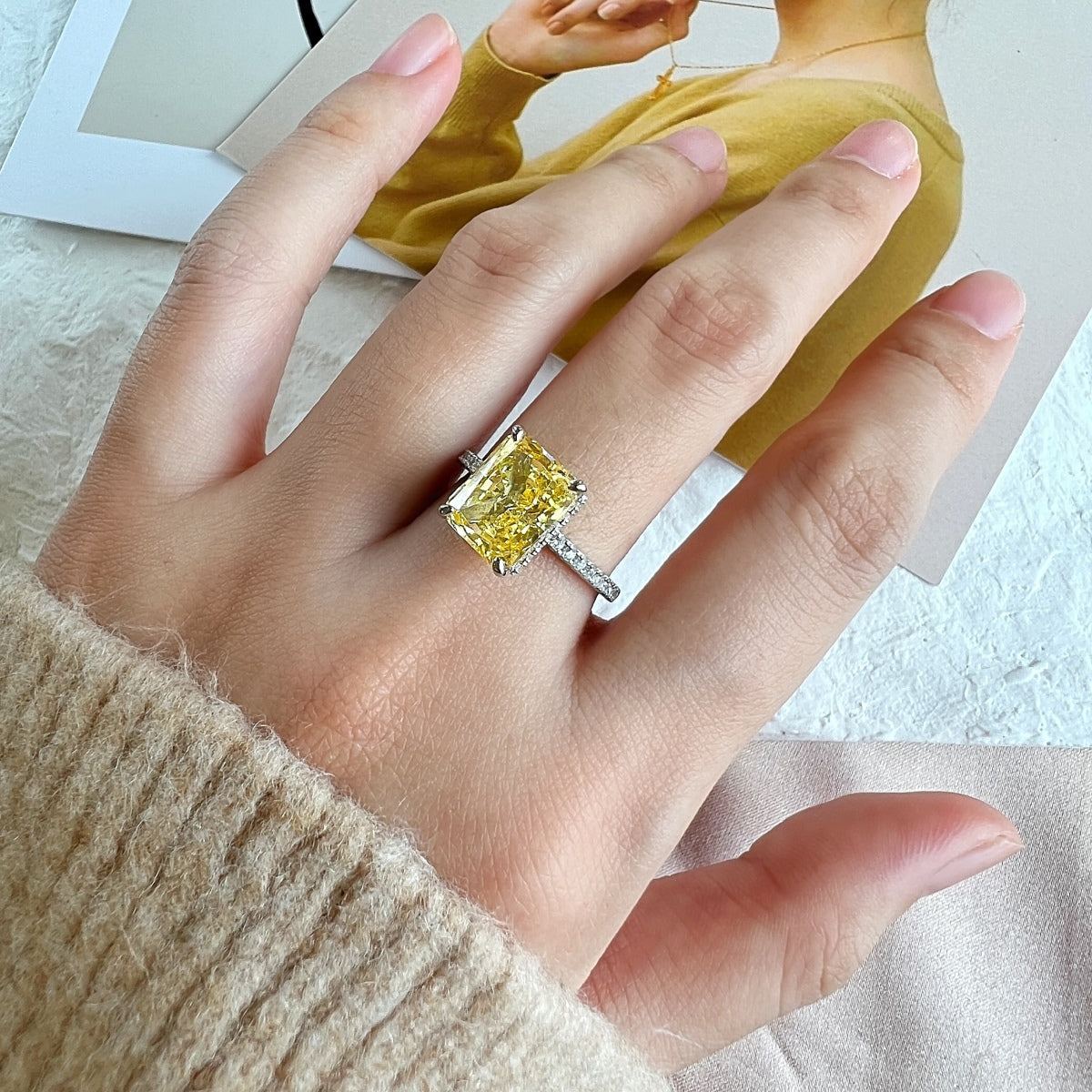 [Everoly JW]4.0 Carat Luxurious Engagement Ring