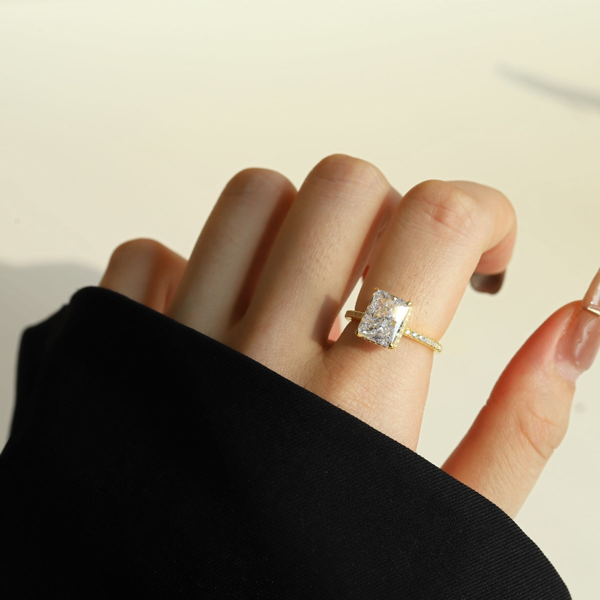 [Everoly JW]4.0 Carat Luxurious Engagement Ring
