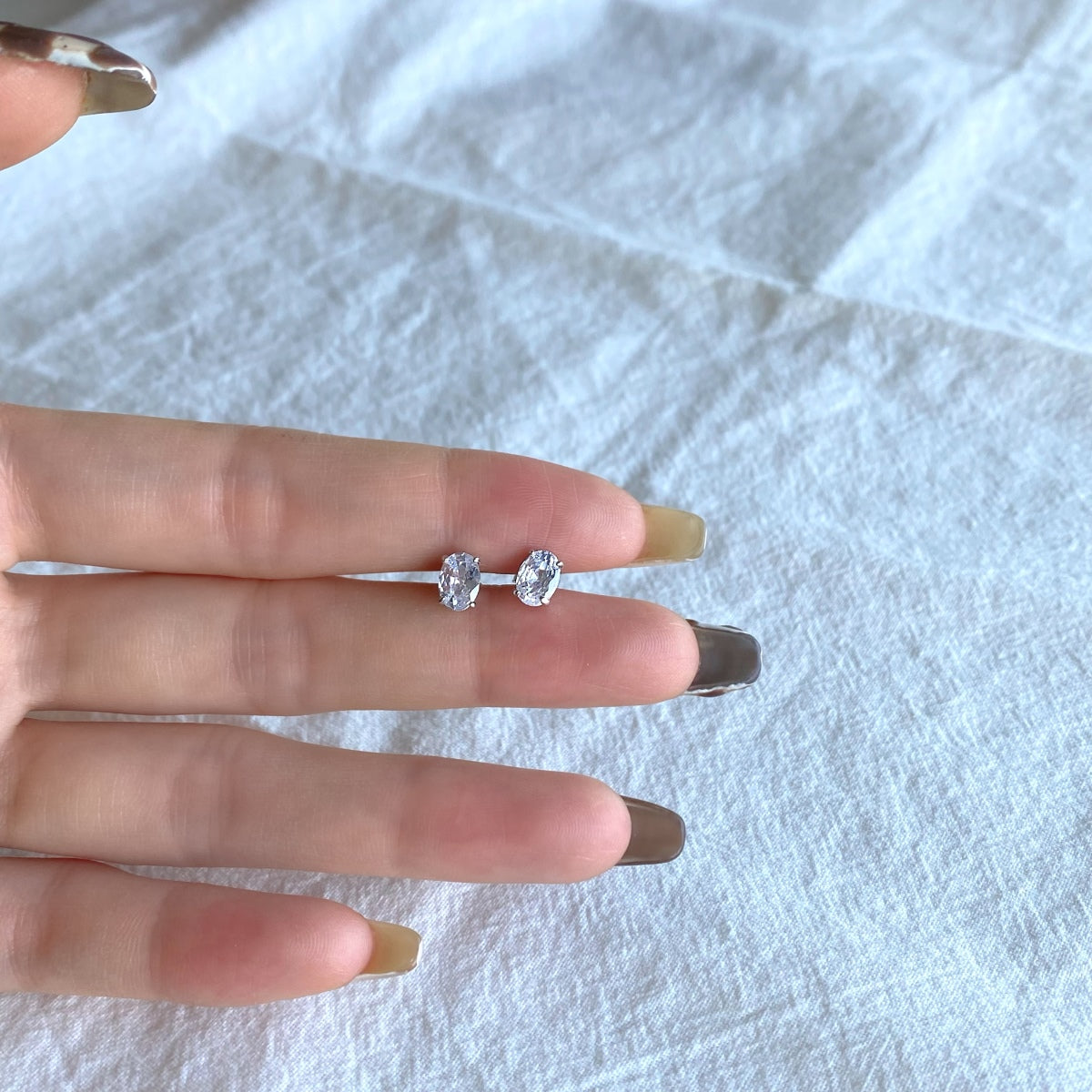 [Everoly JW]Oval Classic Dignified Elegant Earrings