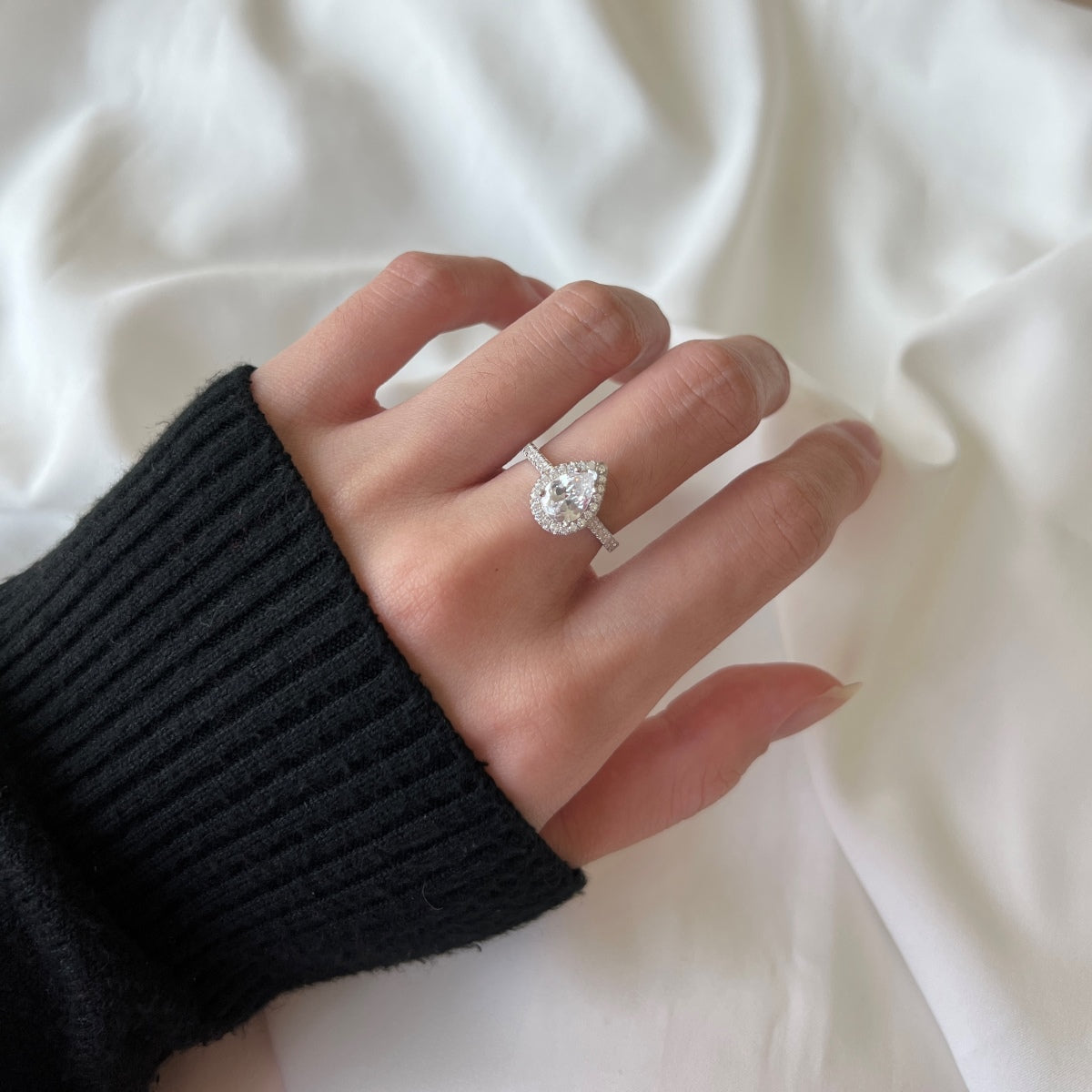 [Everoly JW]1.0 Carat Luxurious Resplendent Water Drop Shape Wedding Ring