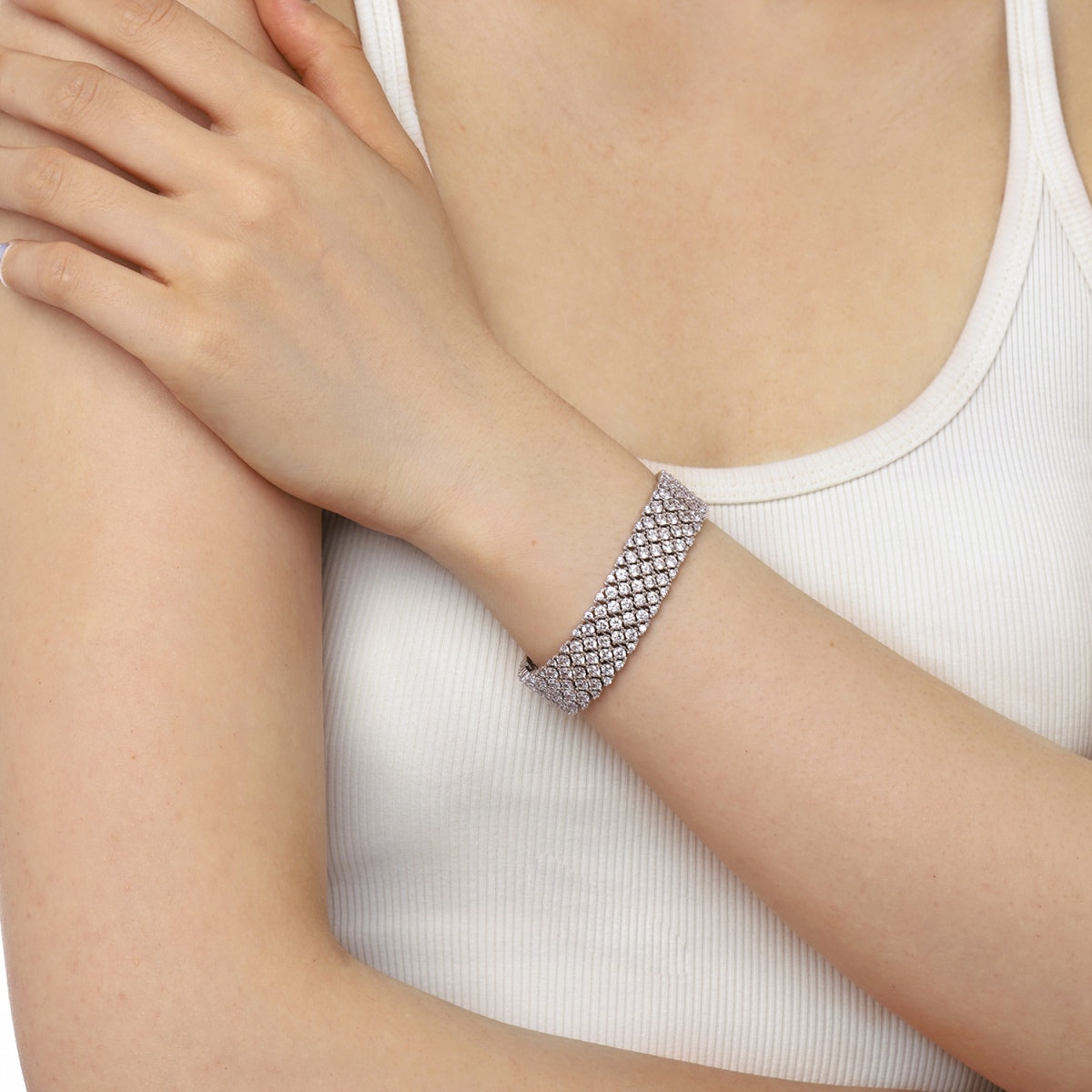 [Everoly JW]Ornate Elegant Round Cut Party Bracelet