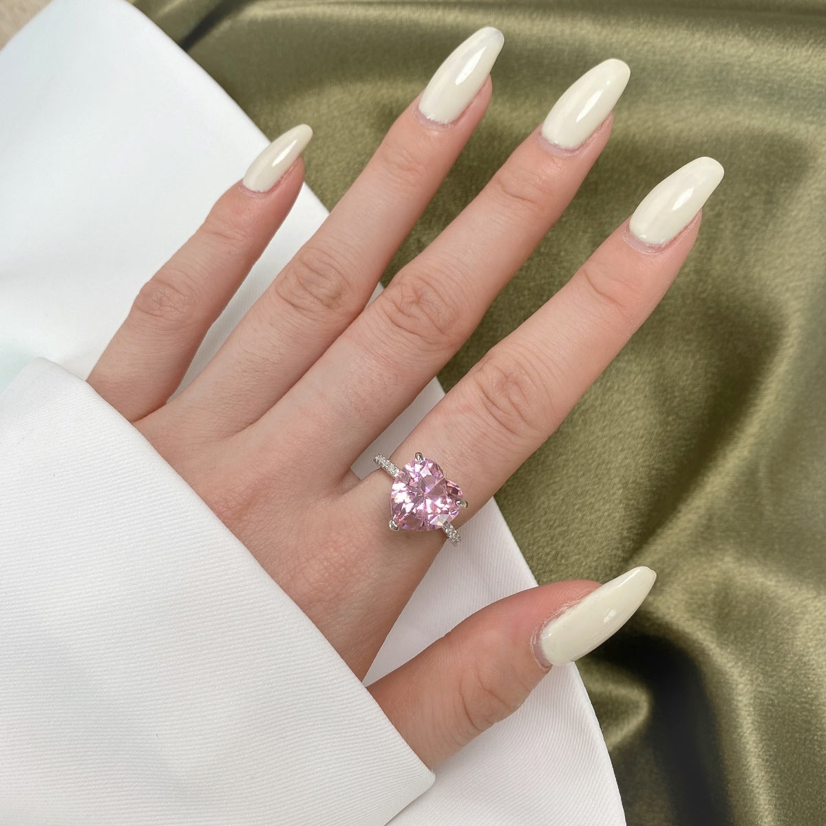 [Everoly JW]6.0 Carat Luxurious Sparkling Romantic Heart Cut Lover Ring