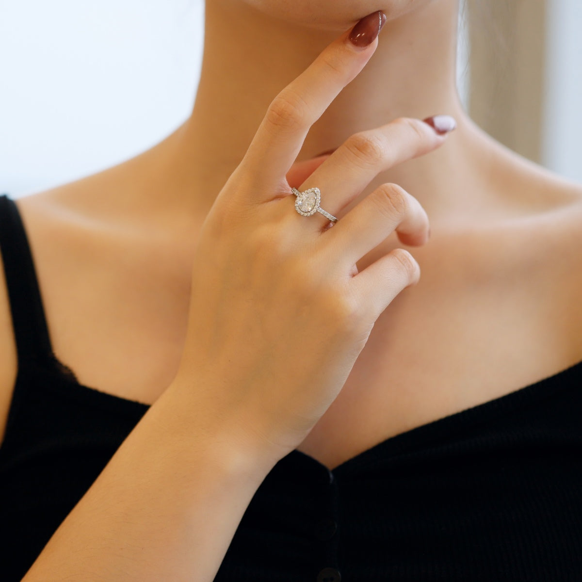[Everoly JW]1.0 Carat Luxurious Resplendent Water Drop Shape Wedding Ring