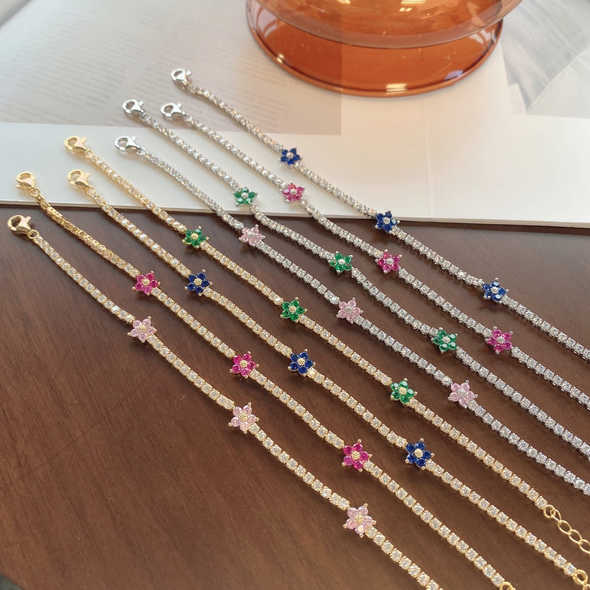 [Everoly JW]Sparkling Flower Shape Tennis Bracelet