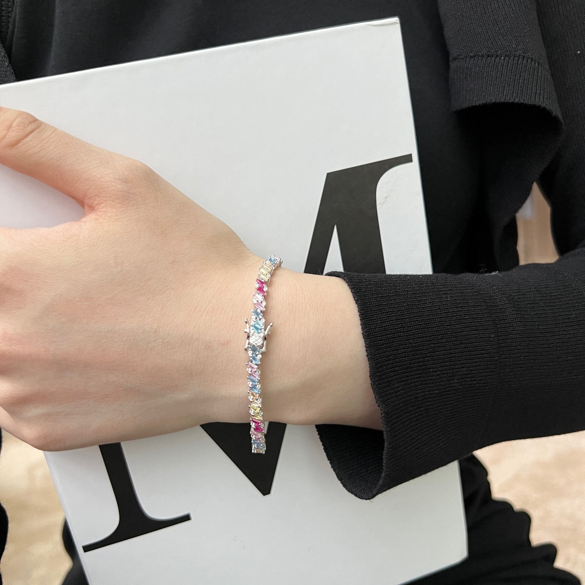 [Everoly JW]Ornate Sparkling Multi Cut Party Bracelet