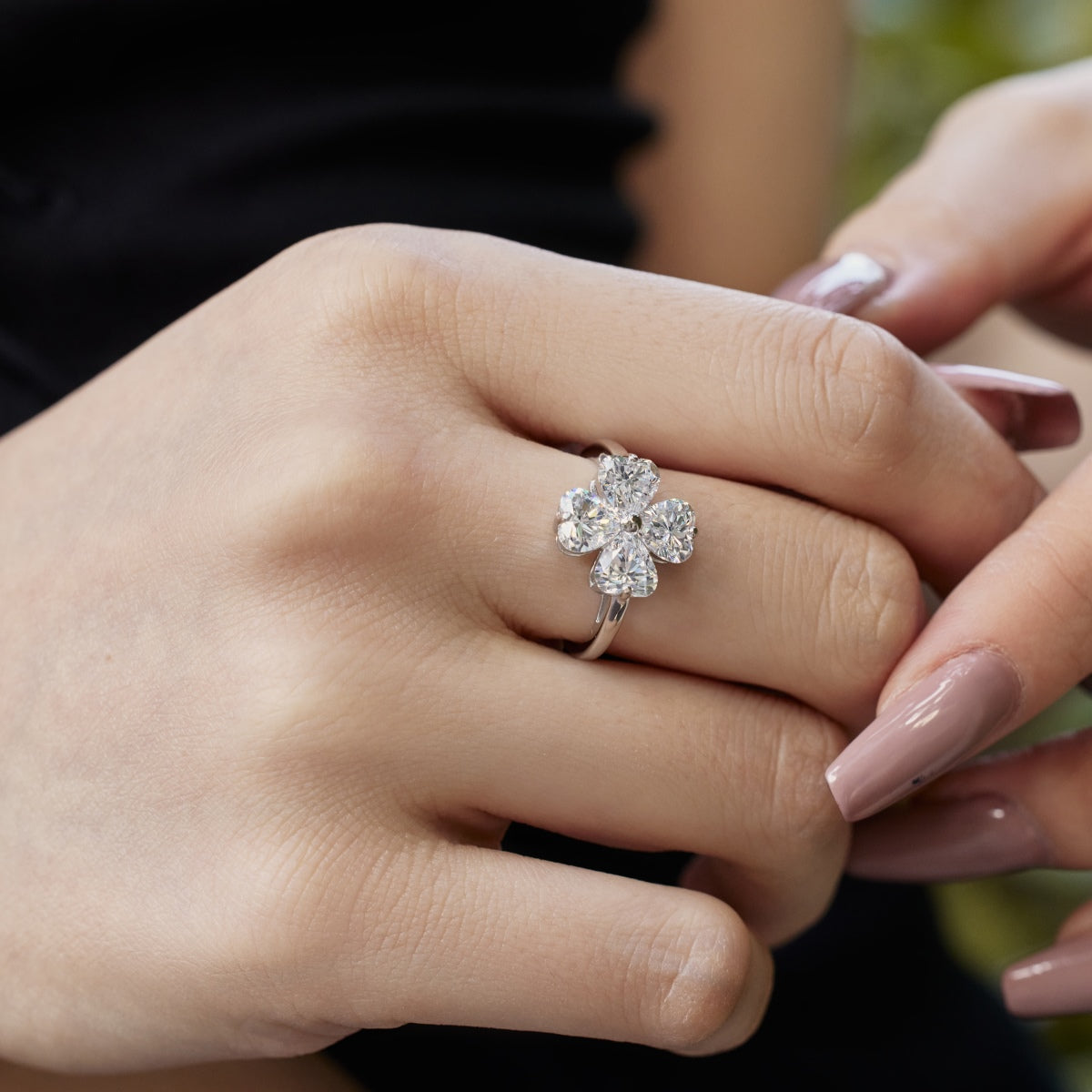 [Everoly JW]Heart-shaped Four-Leaf Clover Ball Ring