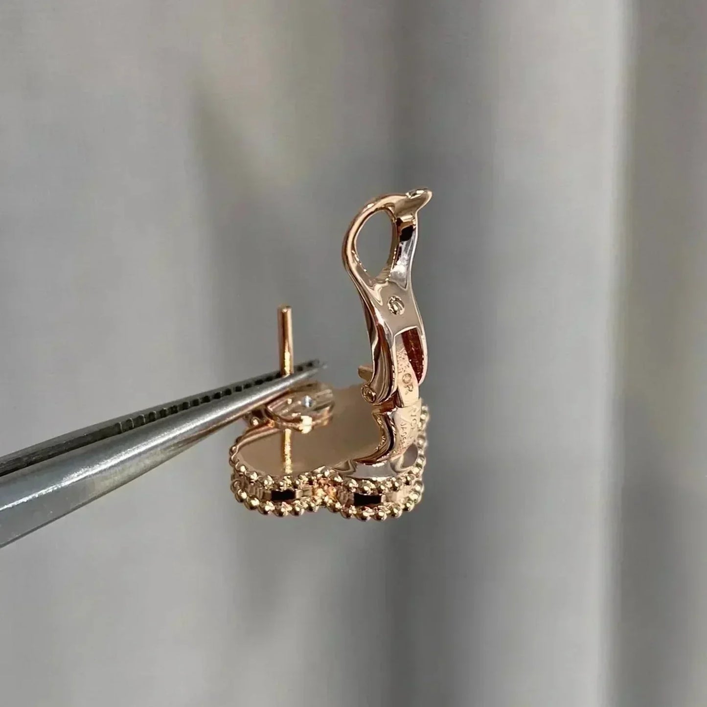 [Everoly JW]CLOVER MEDIUM 1 MOTIFS  PINK MOP DIAMOND EARRINGS