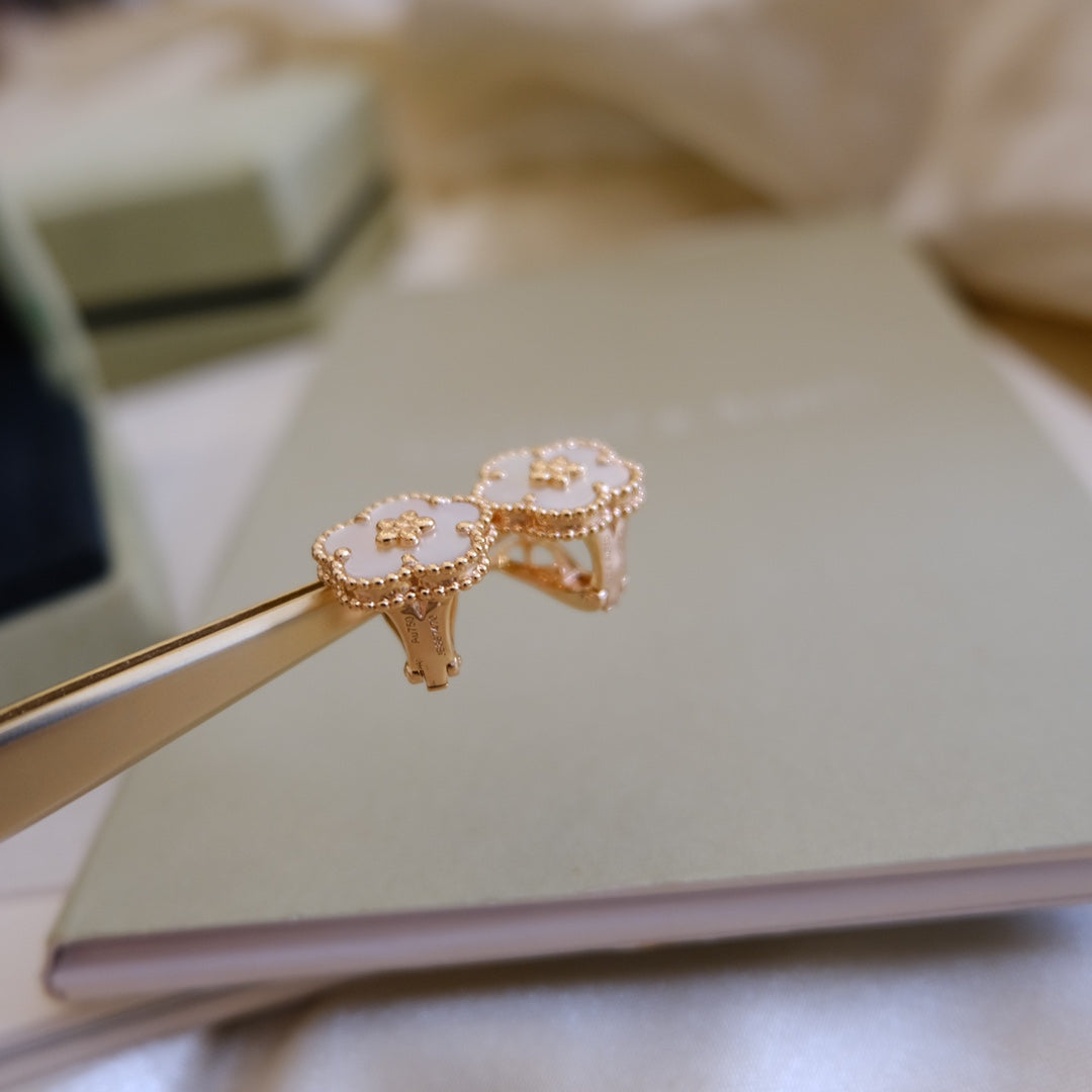 [Everoly JW]LUCKY PINK GOLD WHITE MOP EARRINGS