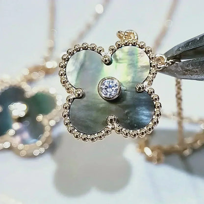 [Everoly JW]CLOVER 15MM DIAMOND AND MOTHER-OF-GREY NECKLACE