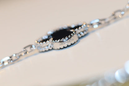 [Everoly JW]CLOVER 20 MOTIFS ONYX DIAMOND SILVER