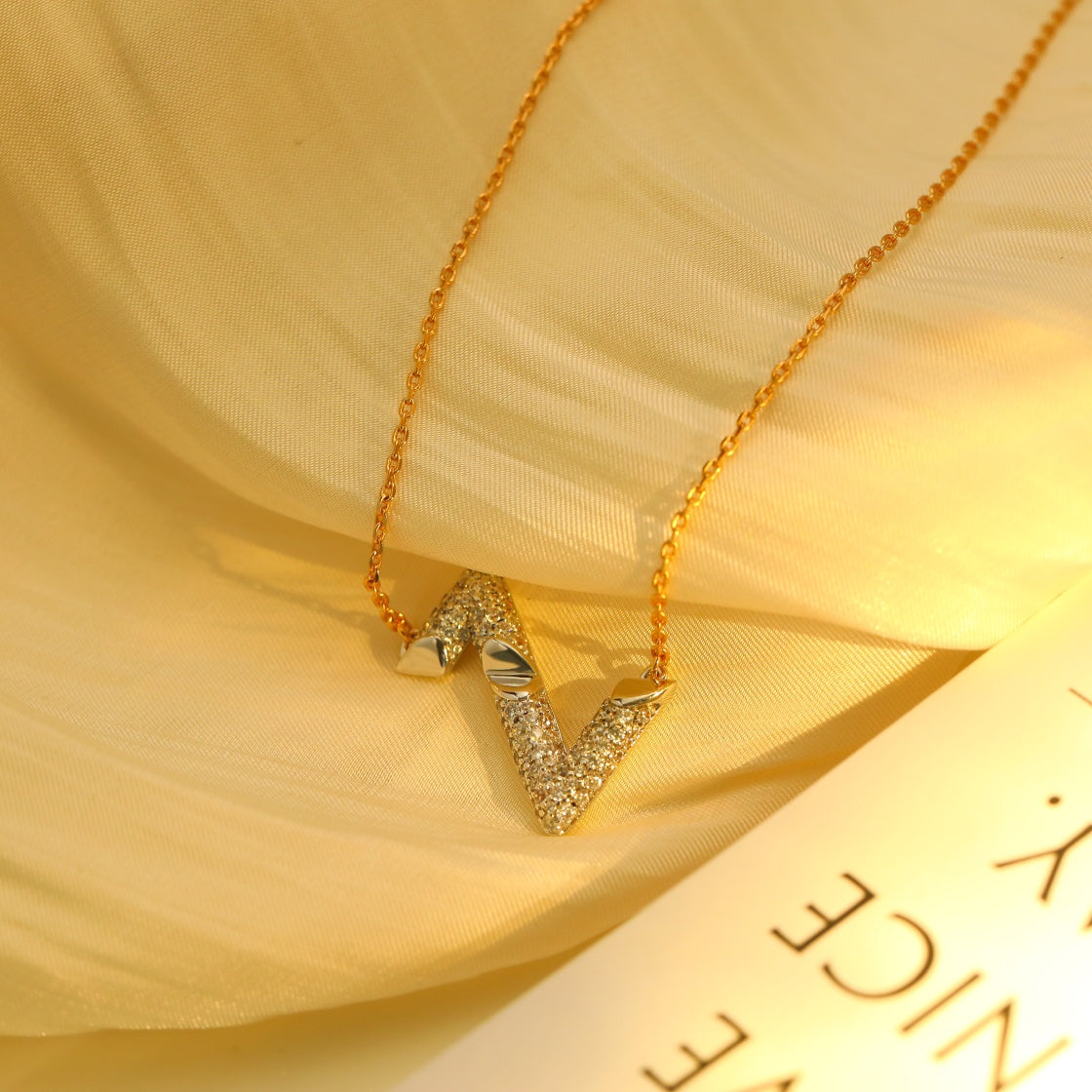 [Everoly JW]VOLT SILVER DIAMOND PEDANT NECKLACE