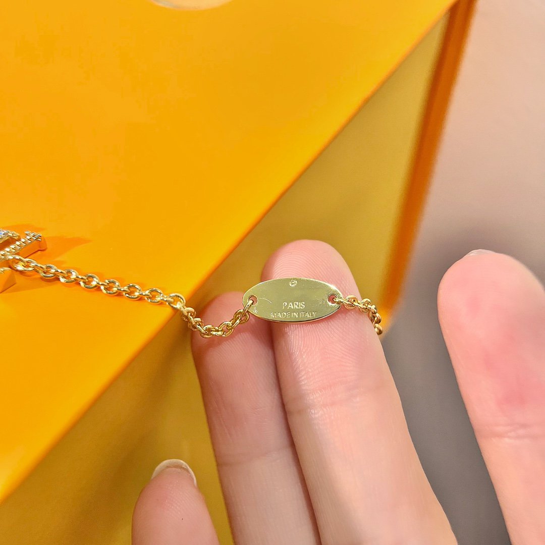[Everoly JW]LOGO STAR MOTIF GOLD BRACELET