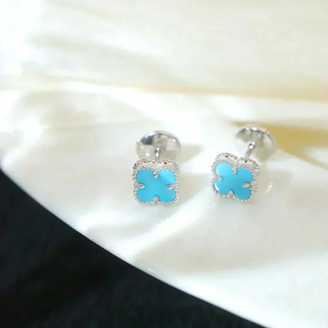 [Everoly JW]CLOVER MINI 9.5MM ONYX STUD EARRINGS SILVER