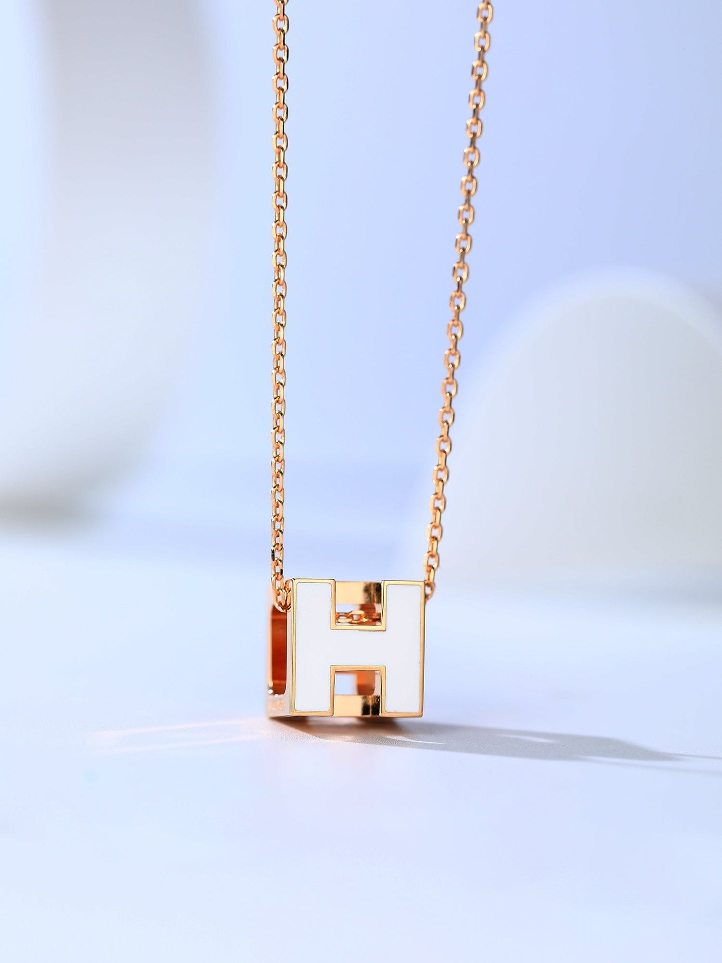 [Everoly JW]H CAGE PINK GOLD NECKLACE