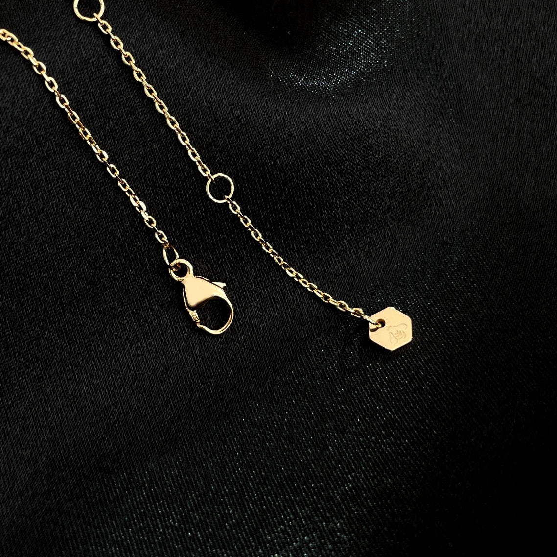 [Everoly JW]BEE MINI NECKLACE