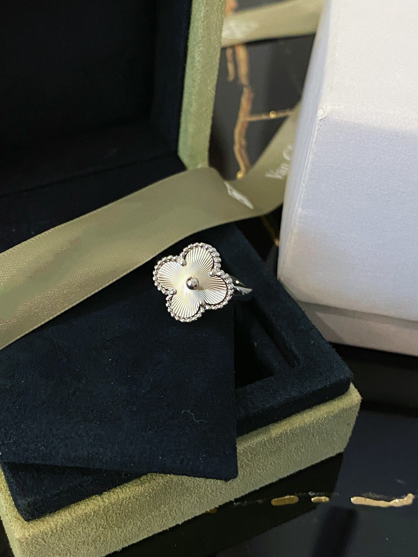 [Everoly JW]CLOVER SILVER RING