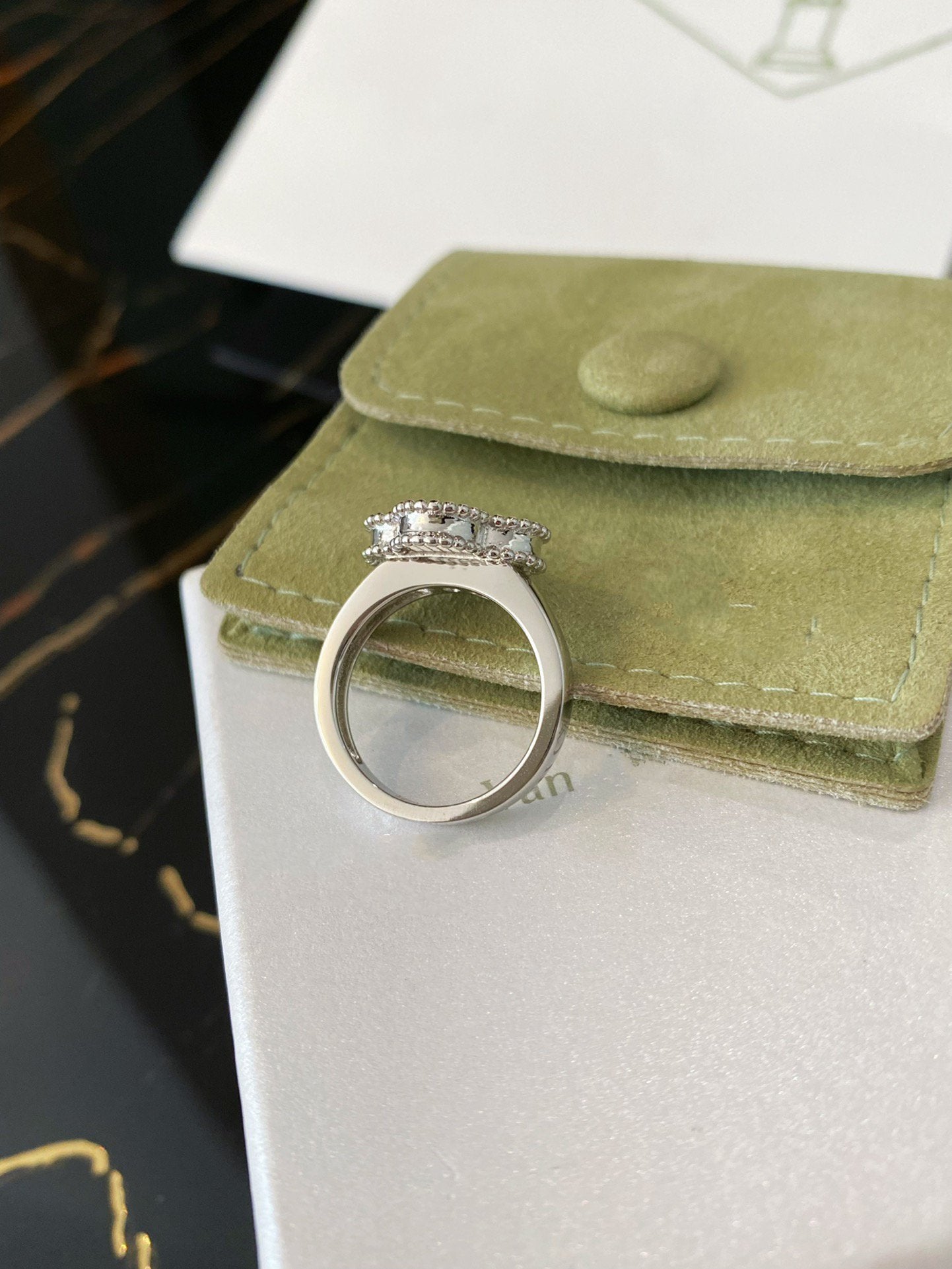 [Everoly JW]CLOVER SILVER RING