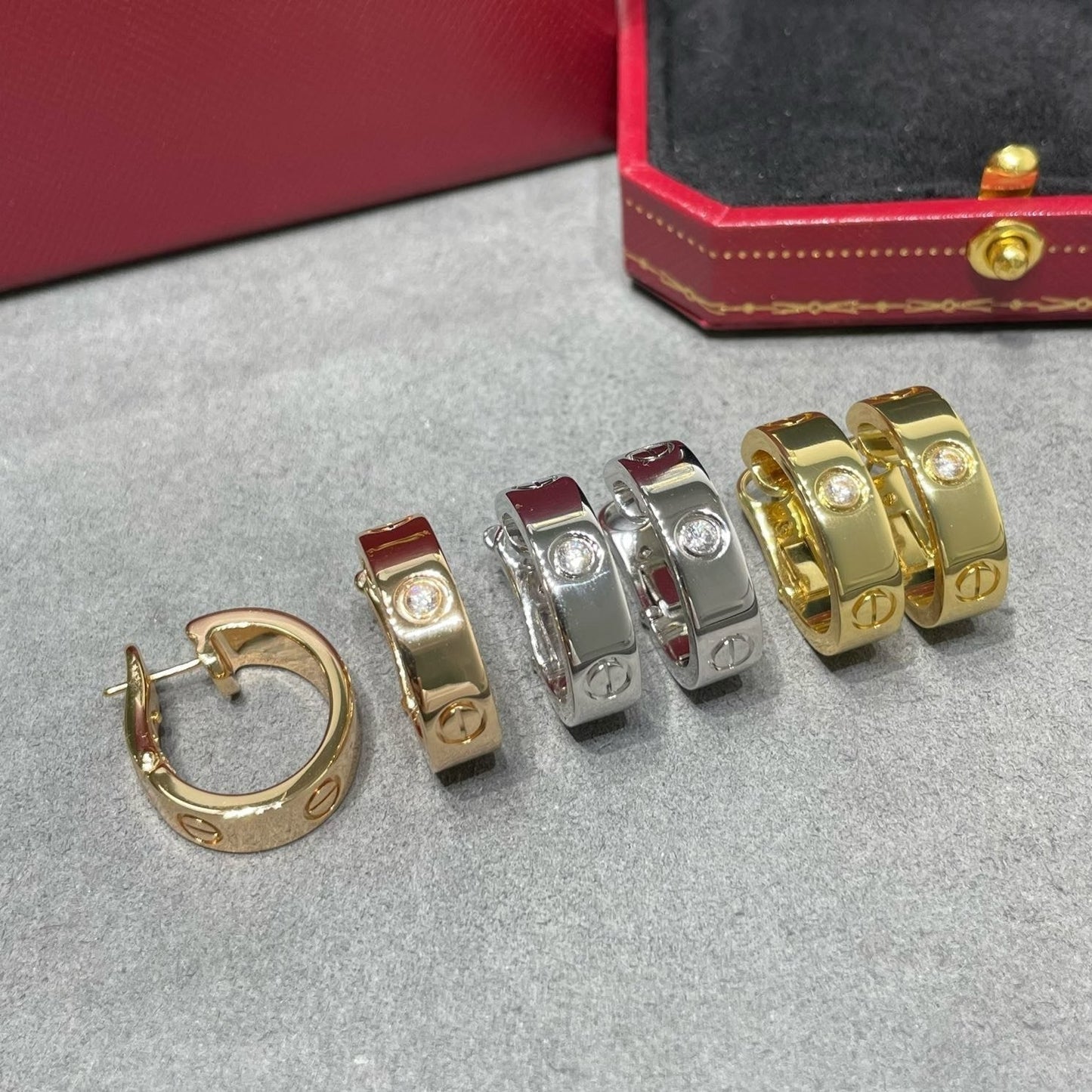 [Everoly JW]LOVE 5.5MM 1 DIAMOND EARRINGS
