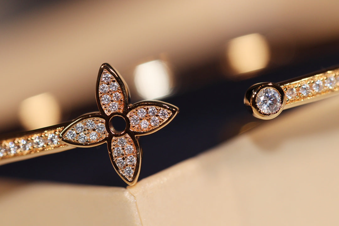 [Everoly JW]IDYLLE GOLD OPEN BRACELET DIAMOND PAVED