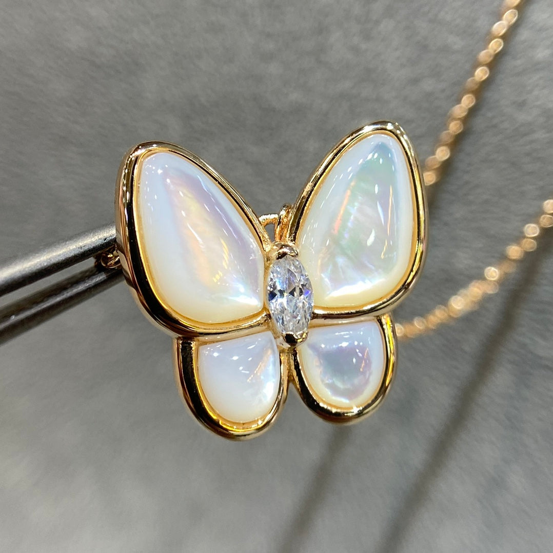 [Everoly JW]BUTTERFLY MOP DIAMOND NECKLACE