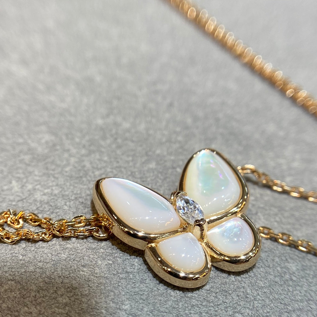 [Everoly JW]BUTTERFLY MOP DIAMOND NECKLACE