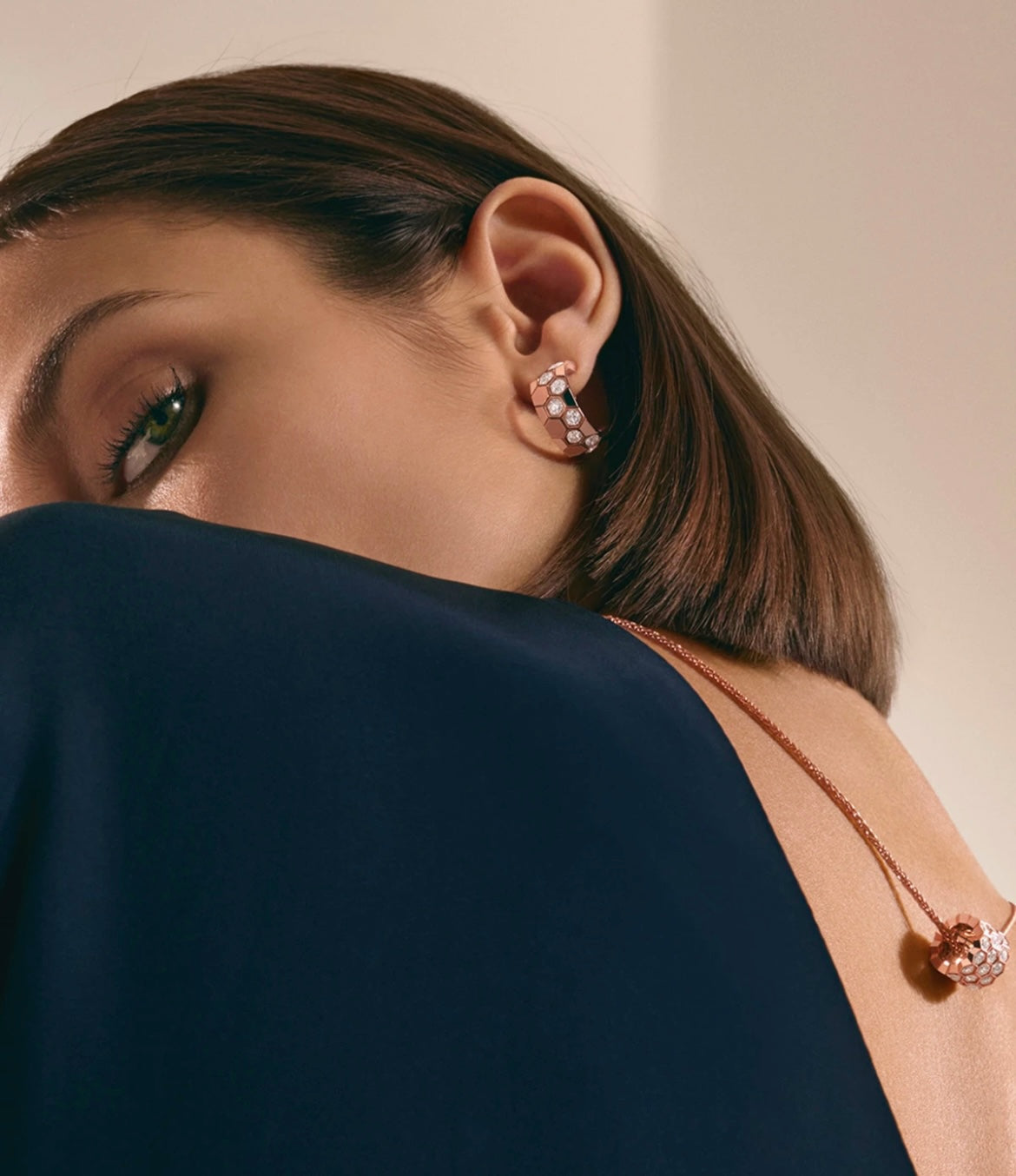 [Everoly JW]BEE LOVE DIAMOND HOOP EARRINGS