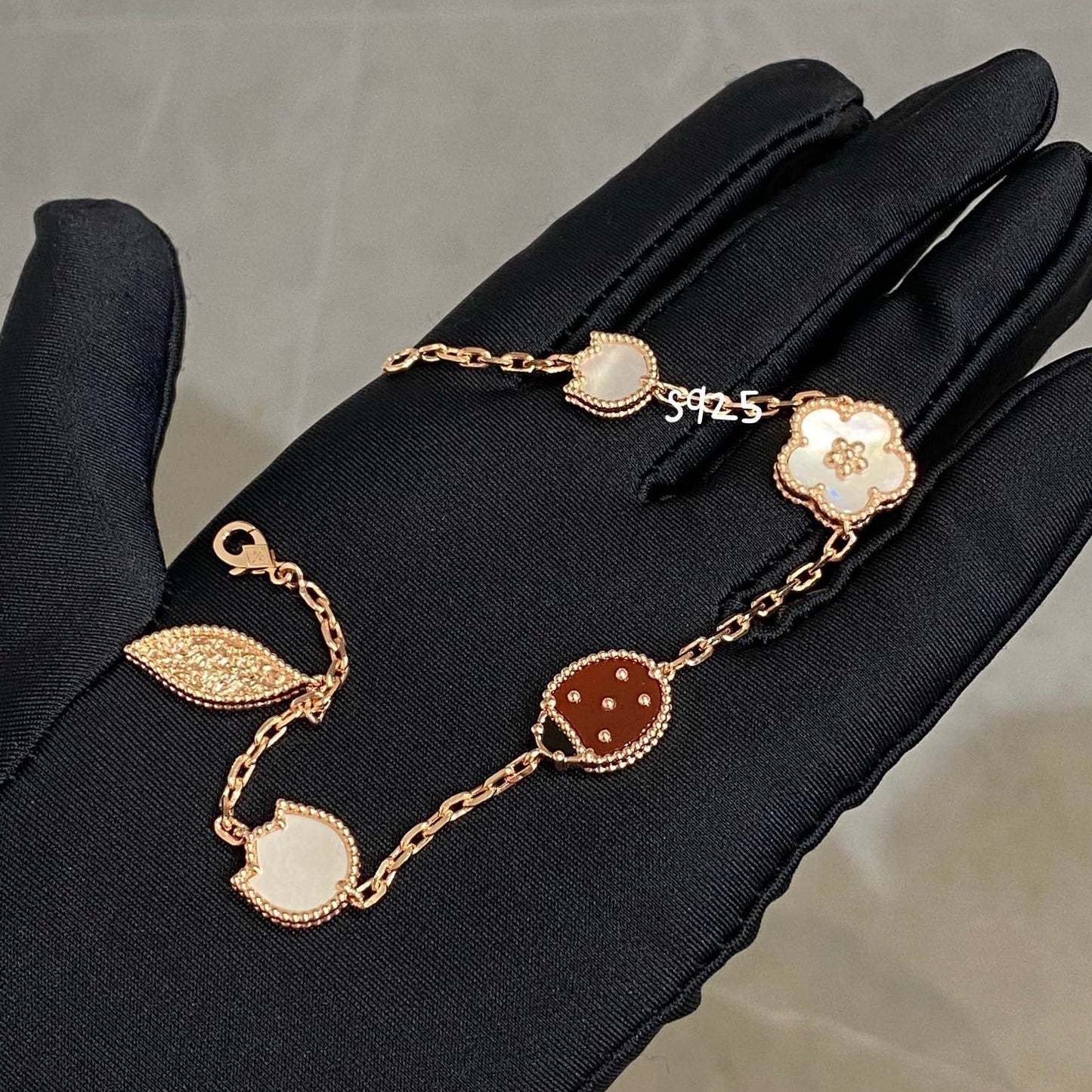 [Everoly JW]LUCKY SPRING 5 MOTIF BRACELET