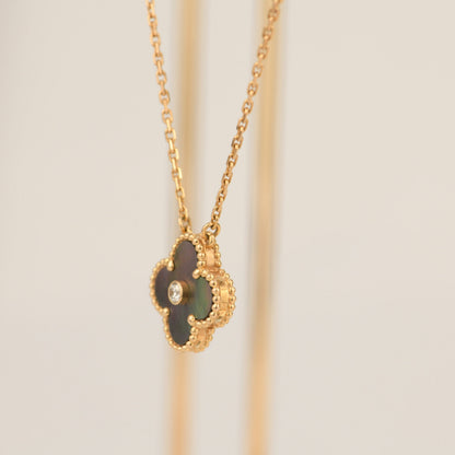 [Everoly JW]CLOVER 15MM DIAMOND AND MOTHER-OF-GREY NECKLACE