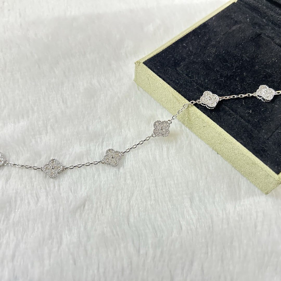 [Everoly JW]CLOVER 6 MOTIF DIAMOND BRACELET