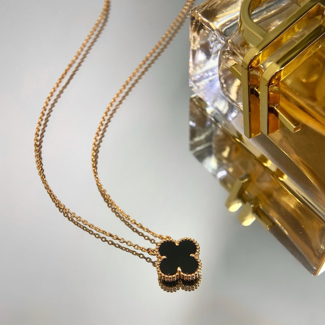 [Everoly JW]CLOVER 15MM BLACK ONYX SINGLE FLOWER NECKLACE