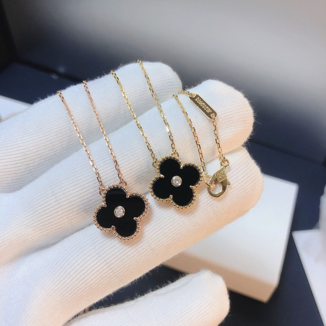 [Everoly JW]CLOVER 15MM DIAMOND ONYX NECKLACE