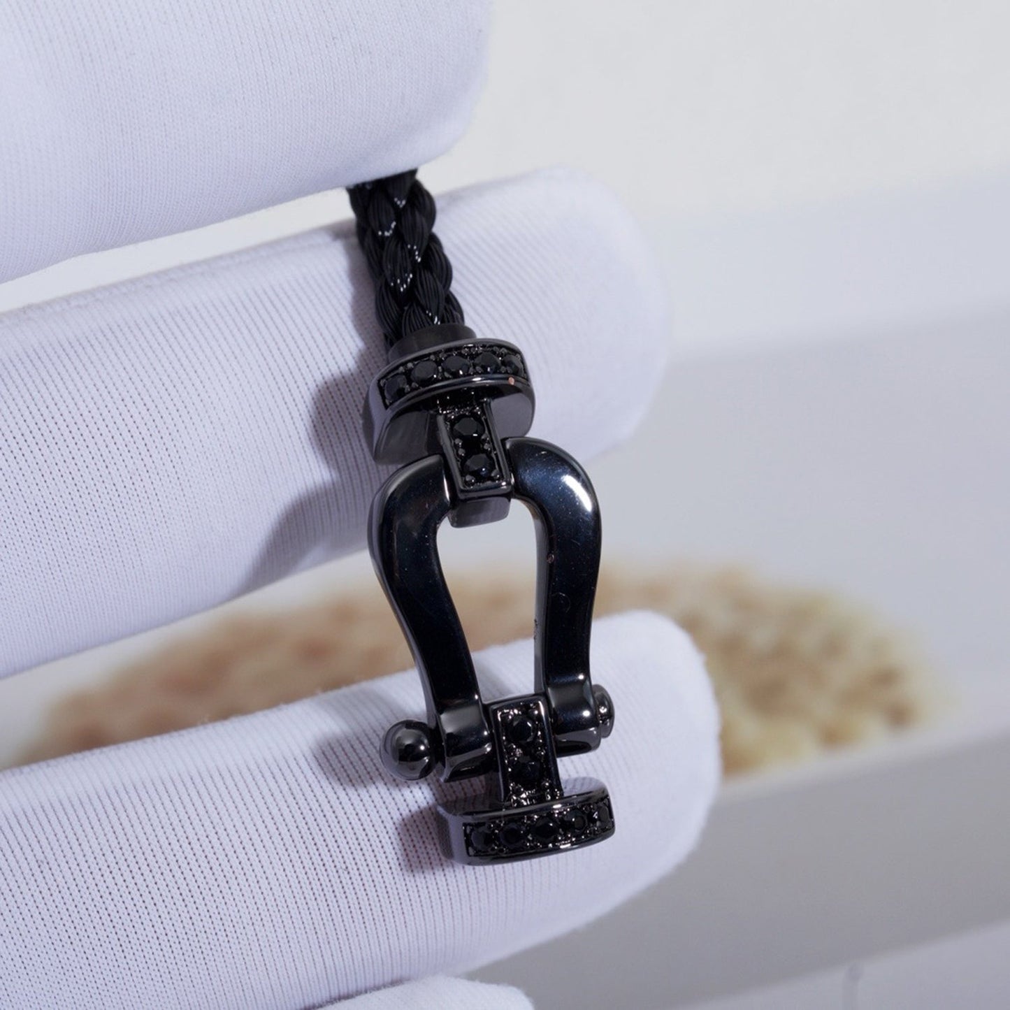 [Everoly JW]FORCE LARGE SERIES HORSESHOE BLACK SAMURAI BRACELET