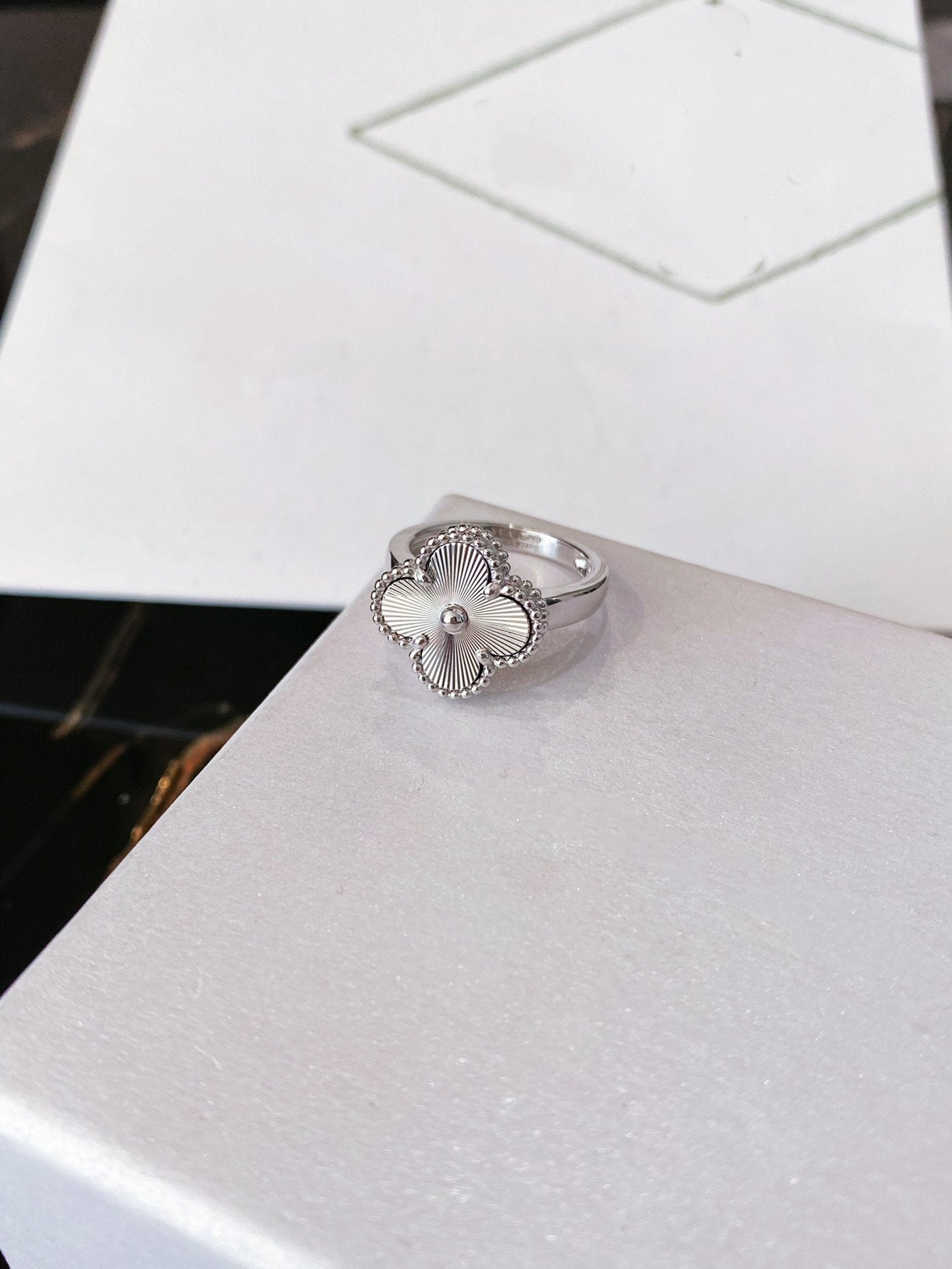 [Everoly JW]CLOVER SILVER RING