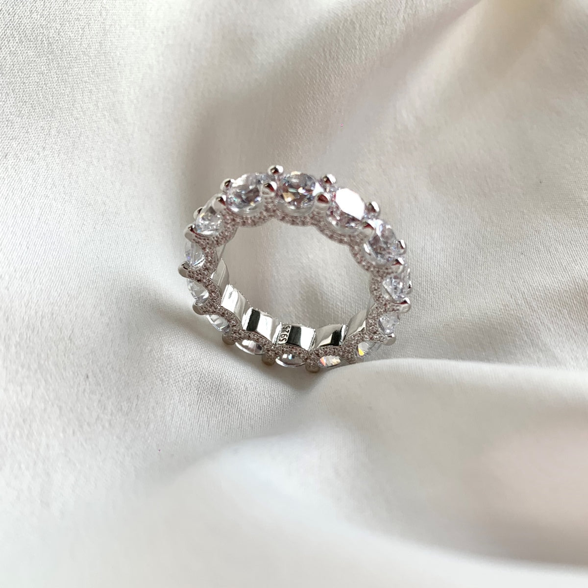 [Everoly JW]Gorgeous Round Cut Tennis Ring