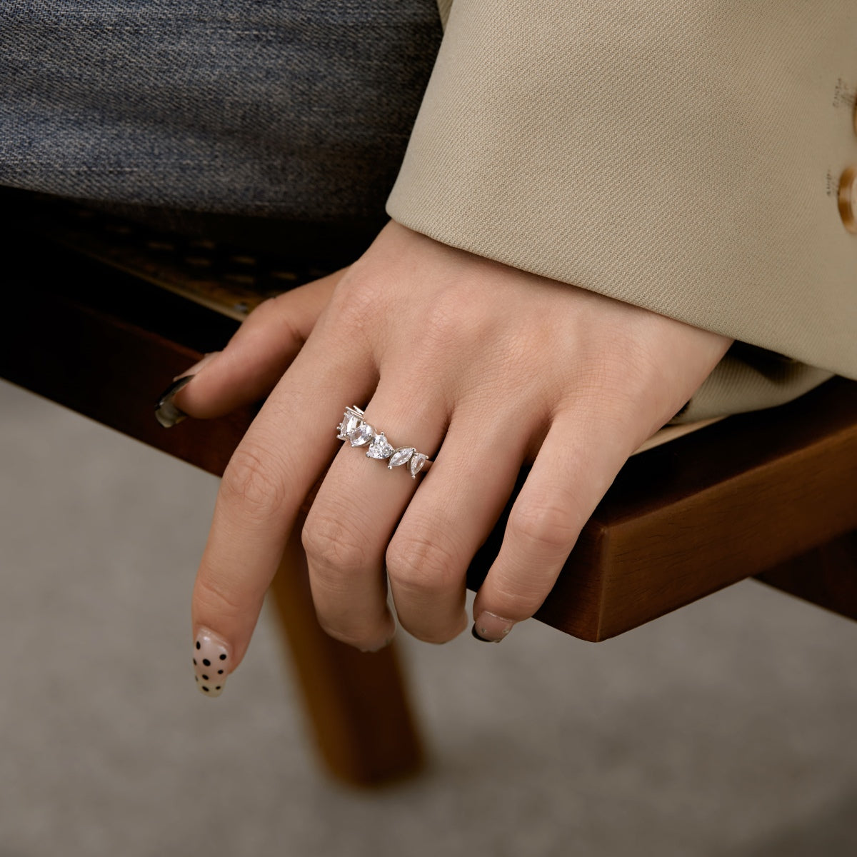 [Everoly JW]Delicate Multi Cut Ring