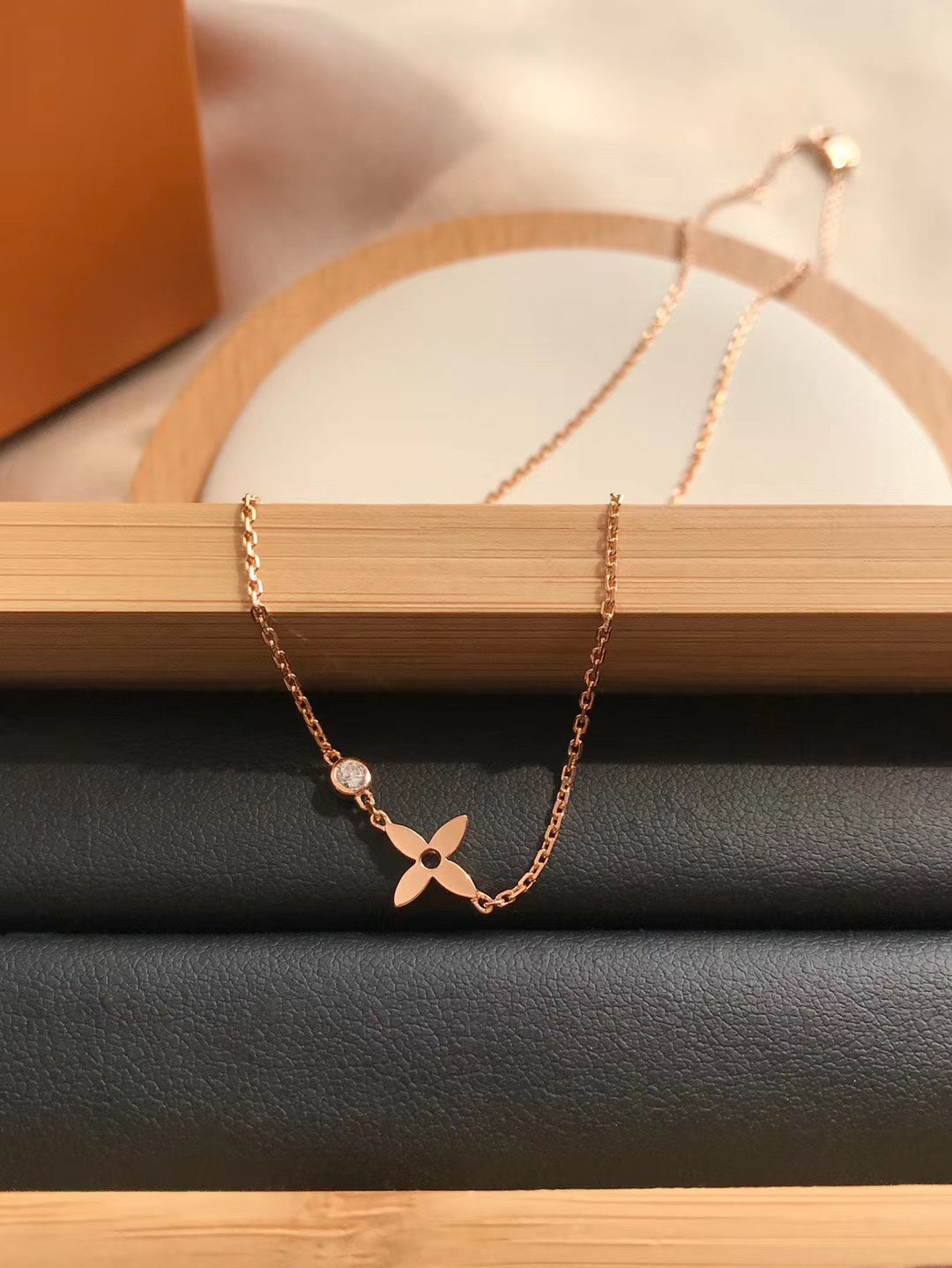 [Everoly JW]BLOSSOM PENDANT PINK GOLD AND DIAMOND