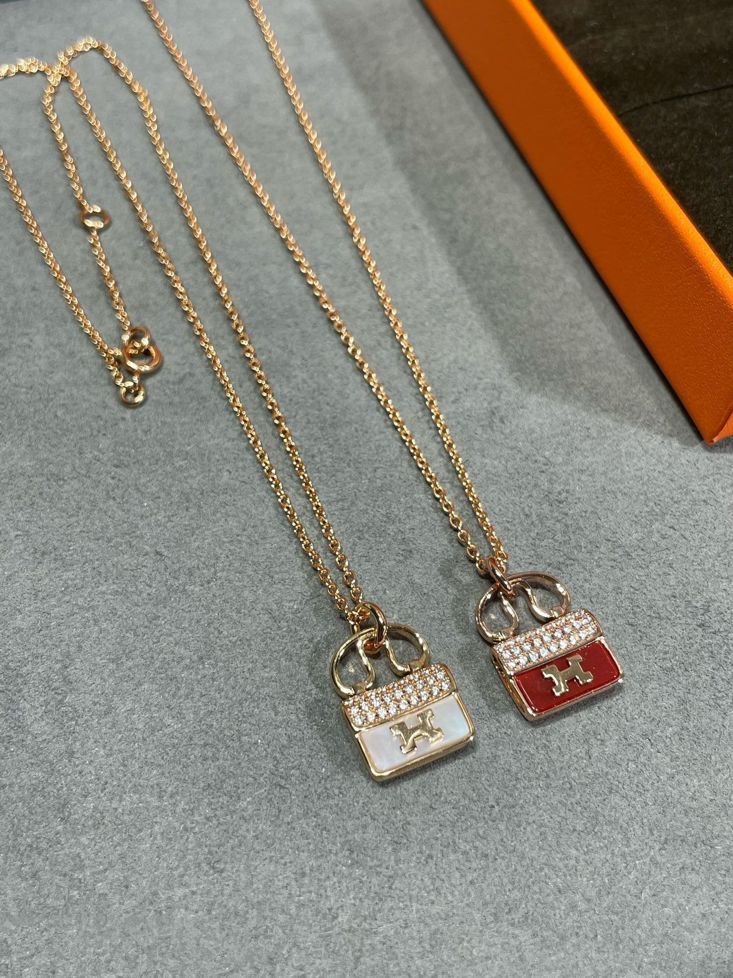 [Everoly JW]H CIRCE MOISSANITE PENDANT NECKLACE GOLD