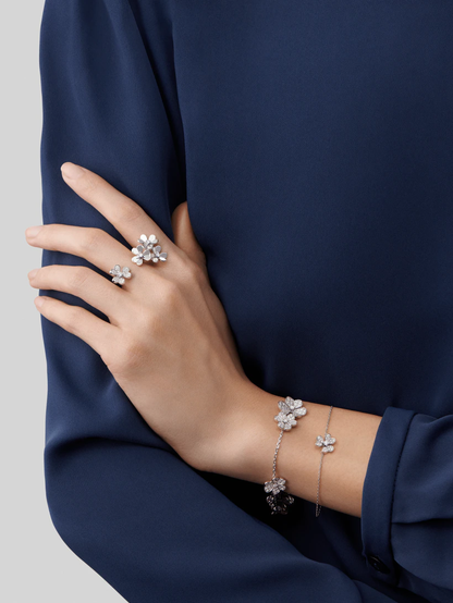[Everoly JW]FRIVOLE SILVER FLOWER DIAMOND BRACELET