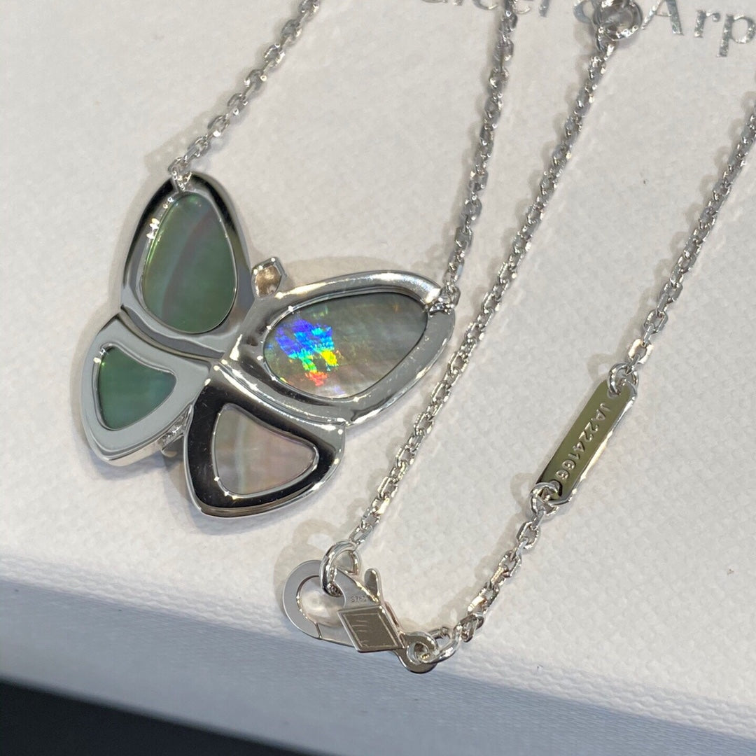 [Everoly JW]LARGE BUTTERFLY SILVER PENDANT DIAMOND NECKLACE
