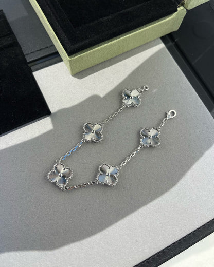 [Everoly JW]  CLOVER 5 MOTIF LASER BRACELET COLLECTION